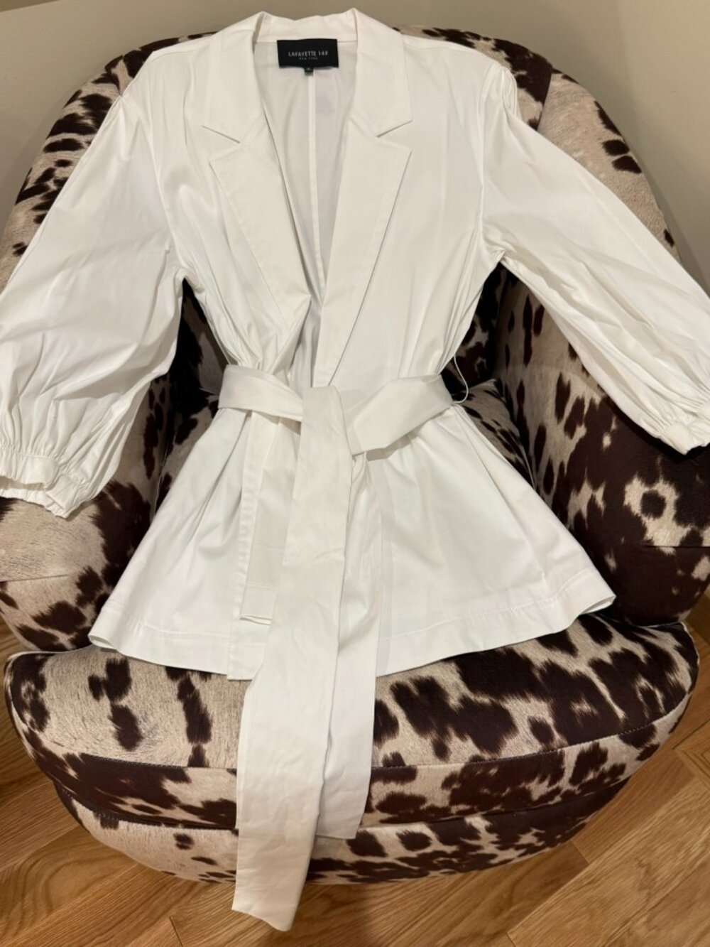 Lafeyette 148 New York White Cotton Oversized Shirt Jacket, belted, size Medium